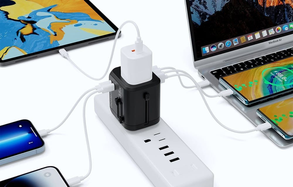 Universalus kelioninis įkroviklis Choetech PD5008 30W USB-C/3xUSB-A juodas