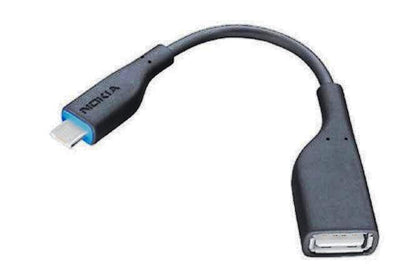 Juodas adapteris su USB ir mikro USB jungtimis, vienas galas mėlynas.