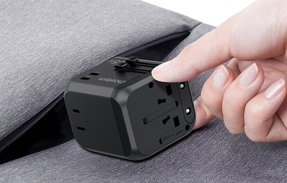 Universalus kelioninis įkroviklis Choetech PD5008 30W USB-C/3xUSB-A juodas