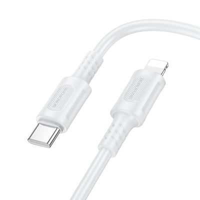 Baltas USB-C ir Lightning kabelis su matiniu paviršiumi ir tekstūrinėmis jungtimis.