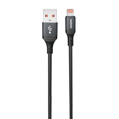 Juodas USB ir Lightning kabelis su sidabriniais akcentais, matomas iš priekio.